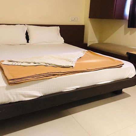 Staymaker Bright Palace Residency Shimoga Eksteriør billede