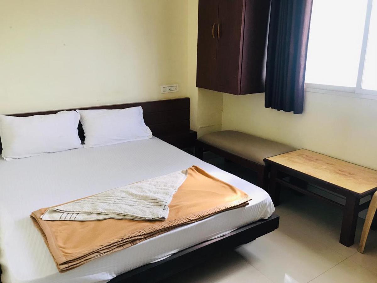 Staymaker Bright Palace Residency Shimoga Eksteriør billede